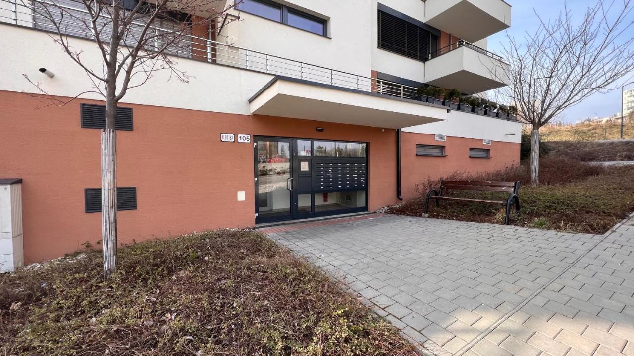 Air-Conditioned, 2 Room Apartment With Balcony, New Building Raca Bratislava Exteriör bild